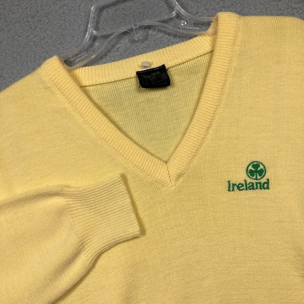 Blarney Castle Ireland Sweater Mens LG‎ Yellow Knit Vintage 80s V Neck Heritage